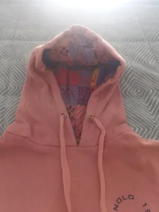 Sudadera rosa talla M, pero queda pegadita como s