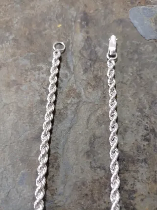 Cadena trenzada estilo cordón