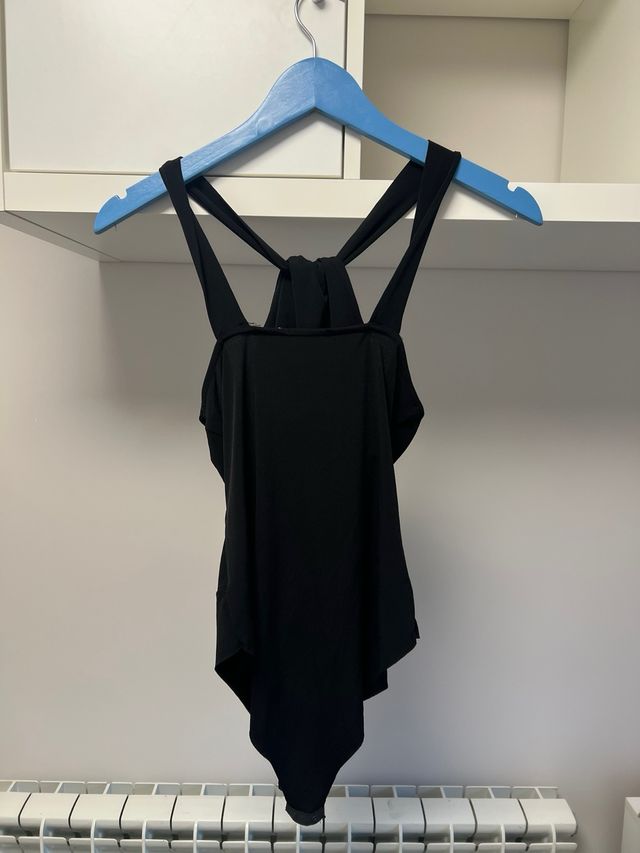 Body cruzado negro