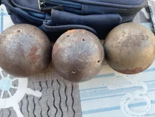 Bolas de Petanca Metálicas y de Arcilla