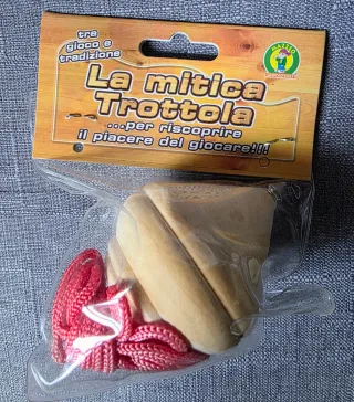 Trottola in legno con corda