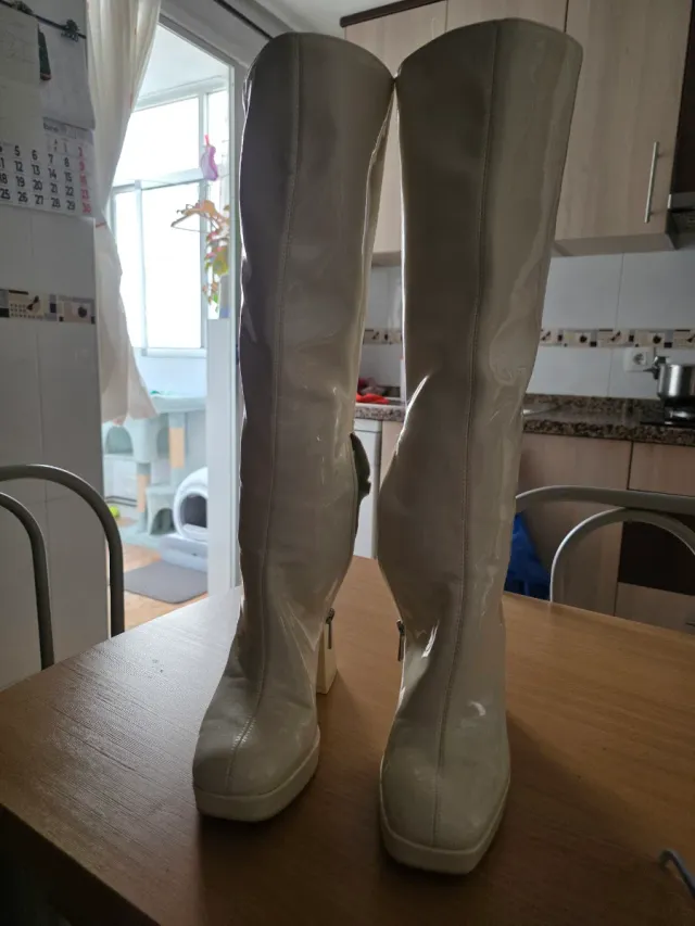 Botas altas blancas mujer