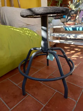 Taburete industrial restaurado