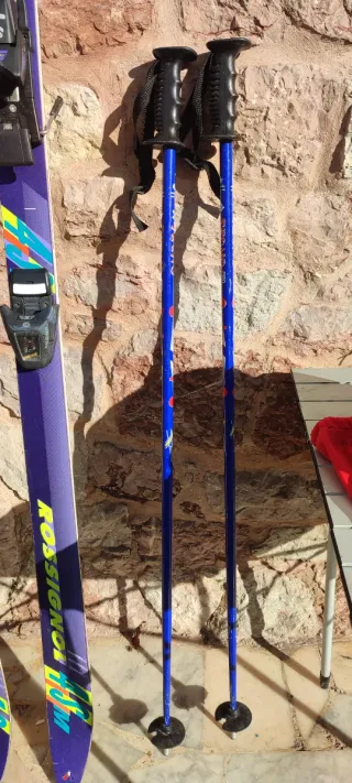 Esquís Rossignol 4-SM Agarre Salmón y Bastones Pro