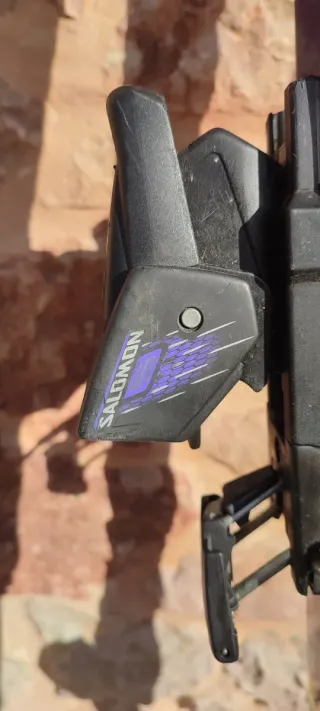 Esquís Rossignol 4-SM Agarre Salmón y Bastones Pro