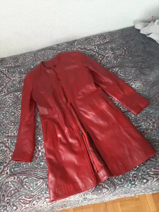 Chaqueta de cuero roja talla 42