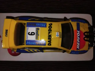 Coche Scalextric SEAT Cordoba