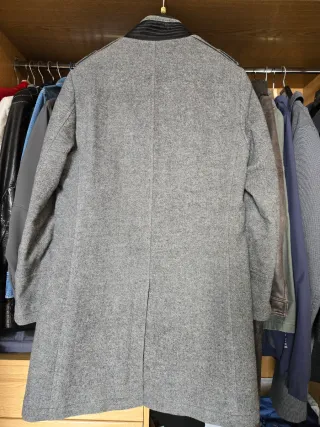 Abrigo paño hombre Fórmula Joven gris.