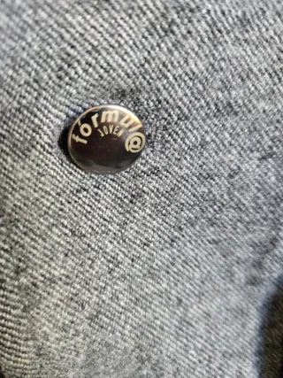 Abrigo paño hombre Fórmula Joven gris.