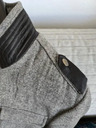 Abrigo paño hombre Fórmula Joven gris.