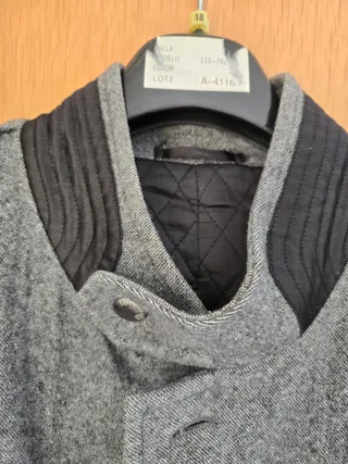 Abrigo paño hombre Fórmula Joven gris.