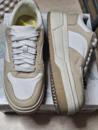 Scarpe Zara beige e bianche