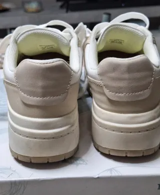 Scarpe Zara beige e bianche