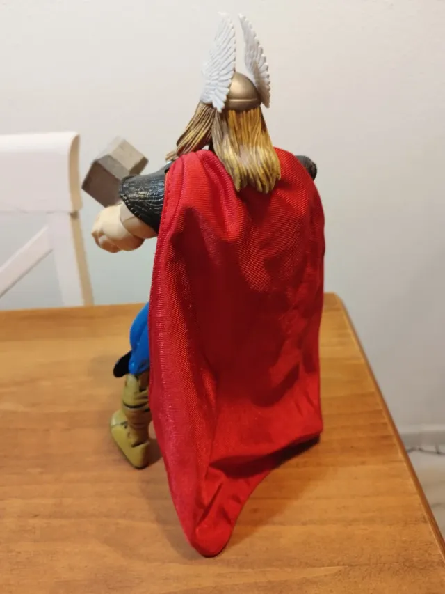 Figura Thor Marvel Legends Icons