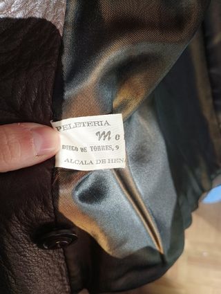 Chaqueta de piel marrón