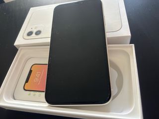 iPhone 11 Blanco 64GB 83% Batería