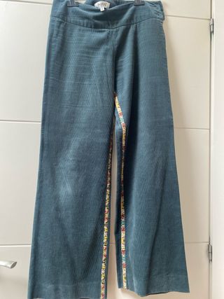 Abrigo y pantalón de pana Hoss Intropia verde