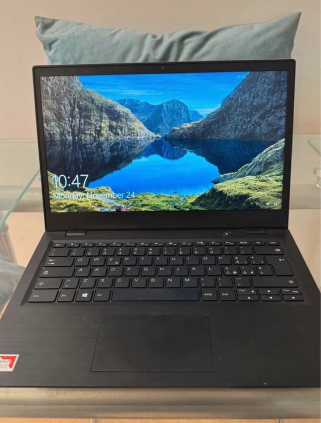 Lenovo 14w Portatile AMD A6 + Caricabatterie
