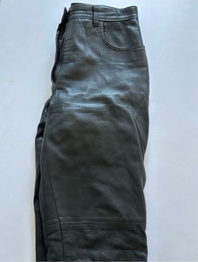 Pantalón de piel El Corte Inglés Talla 42