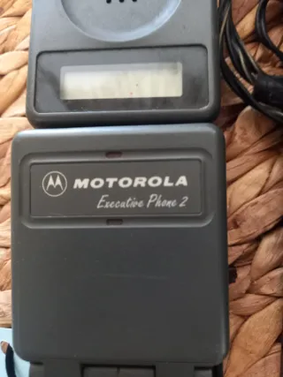 Teléfono Motorola Executive Phone 2 con cargador