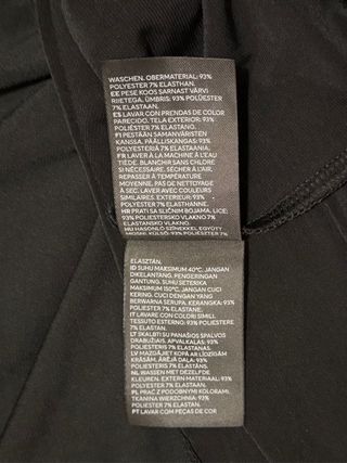 Top negro escote barco. Talla S-M. H&M.