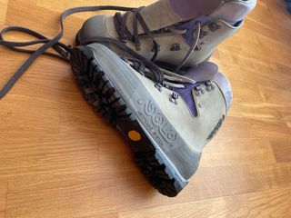 Stivali Asolo FS101 taglia 8 1/2 e ramponi Grivel