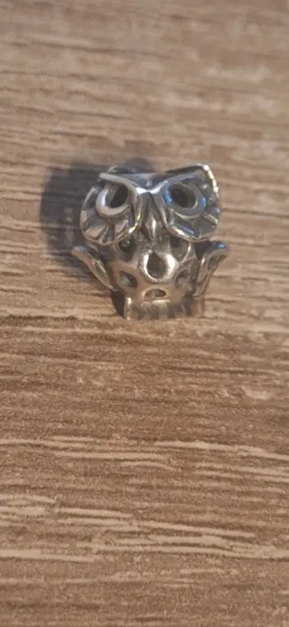 Collana Trollbeads con gufo e pietra nera