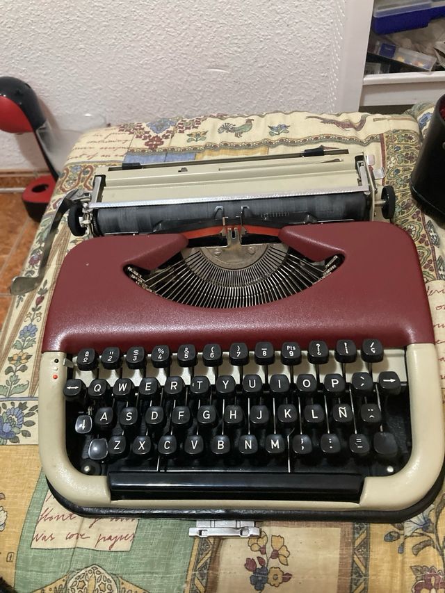 Máquina de escribir antigua