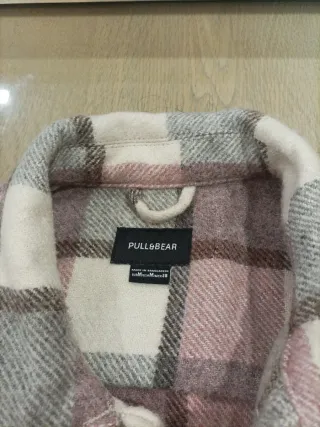 Chaquetón cuadros Pull&Bear unisex rosa y blanco