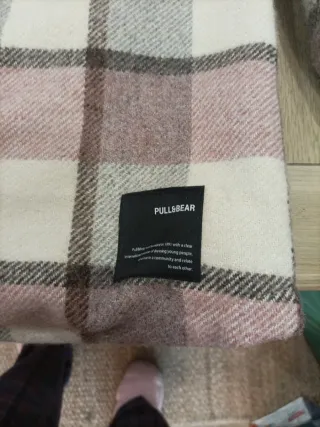 Chaquetón cuadros Pull&Bear unisex rosa y blanco