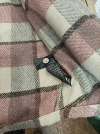 Chaquetón cuadros Pull&Bear unisex rosa y blanco