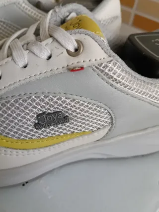 Zapatillas Joya grises y blancas