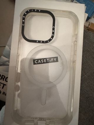 Vendo 5 cover luxury per iPhone 15 pro mai usate.