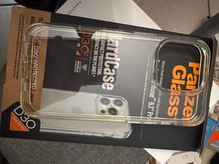 Vendo 5 cover luxury per iPhone 15 pro mai usate.