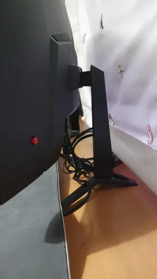 Monitor MSI Optix G24C4 Curvo