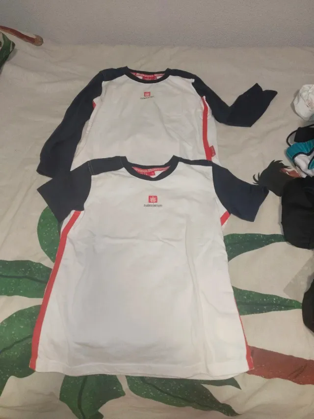2 Camisetas Salesianos Talla 8
