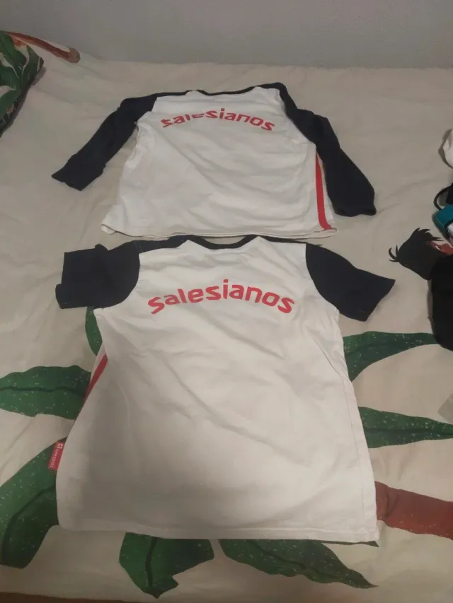 2 Camisetas Salesianos Talla 8