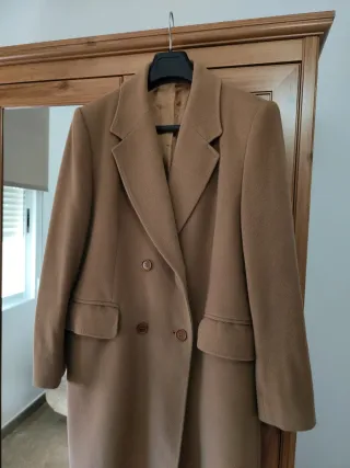 Abrigo de paño marrón