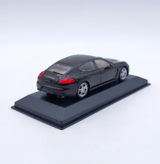 PORSCHE PANAMERA 1:43 MINICHAMPS