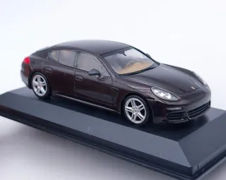 PORSCHE PANAMERA 1:43 MINICHAMPS