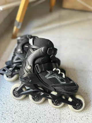 Patines en línea negros para niña