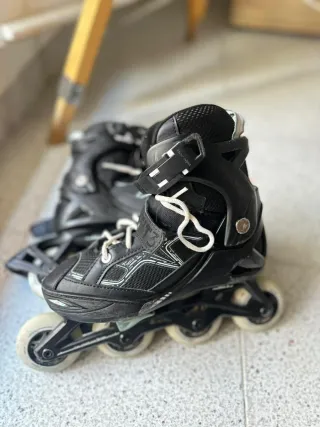 Patines en línea negros para niña