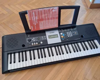 Teclado Yamaha PSR-E223
