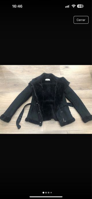 Chaqueta negra con borrego