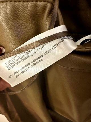 Mono de cuero sintético verde oliva Talla XS