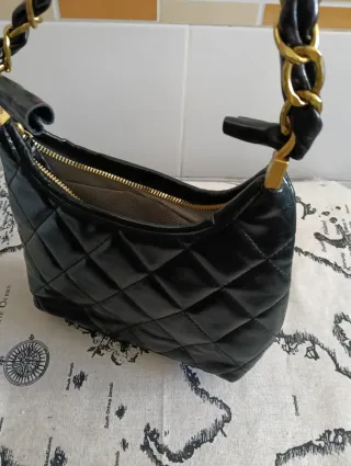 Bolso Negro y Dorado