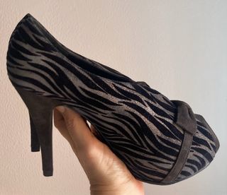 Zapatos de tacón animal print Rebeca Sanver