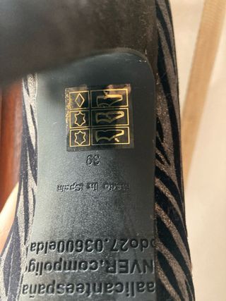 Zapatos de tacón animal print Rebeca Sanver