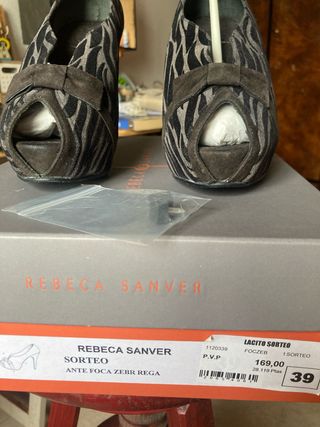 Zapatos de tacón animal print Rebeca Sanver