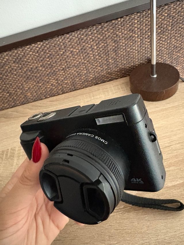 Cámara digital compacta negra